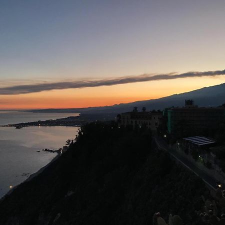Baia dei Delfini Apartment Taormina Exterior foto