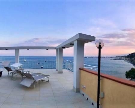 Baia dei Delfini Apartment Taormina Exterior foto