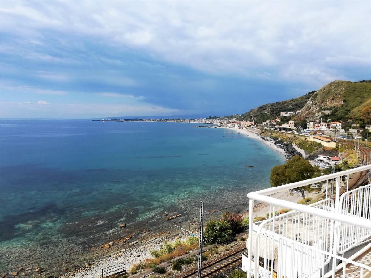 Baia dei Delfini Apartment Taormina Exterior foto