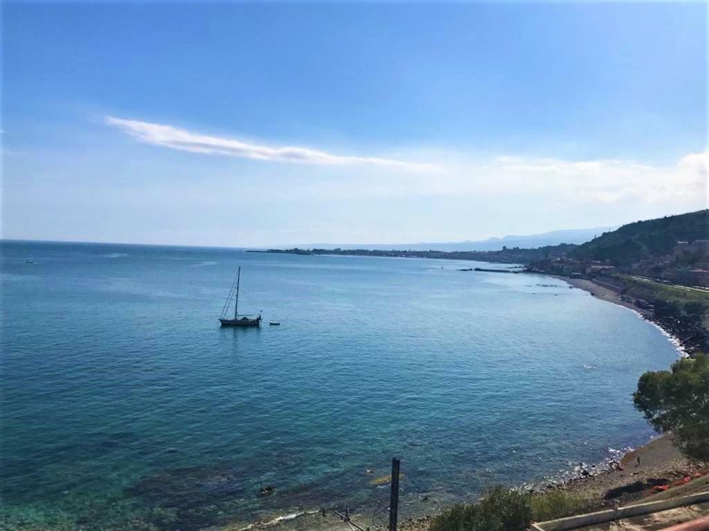 Baia dei Delfini Apartment Taormina Exterior foto