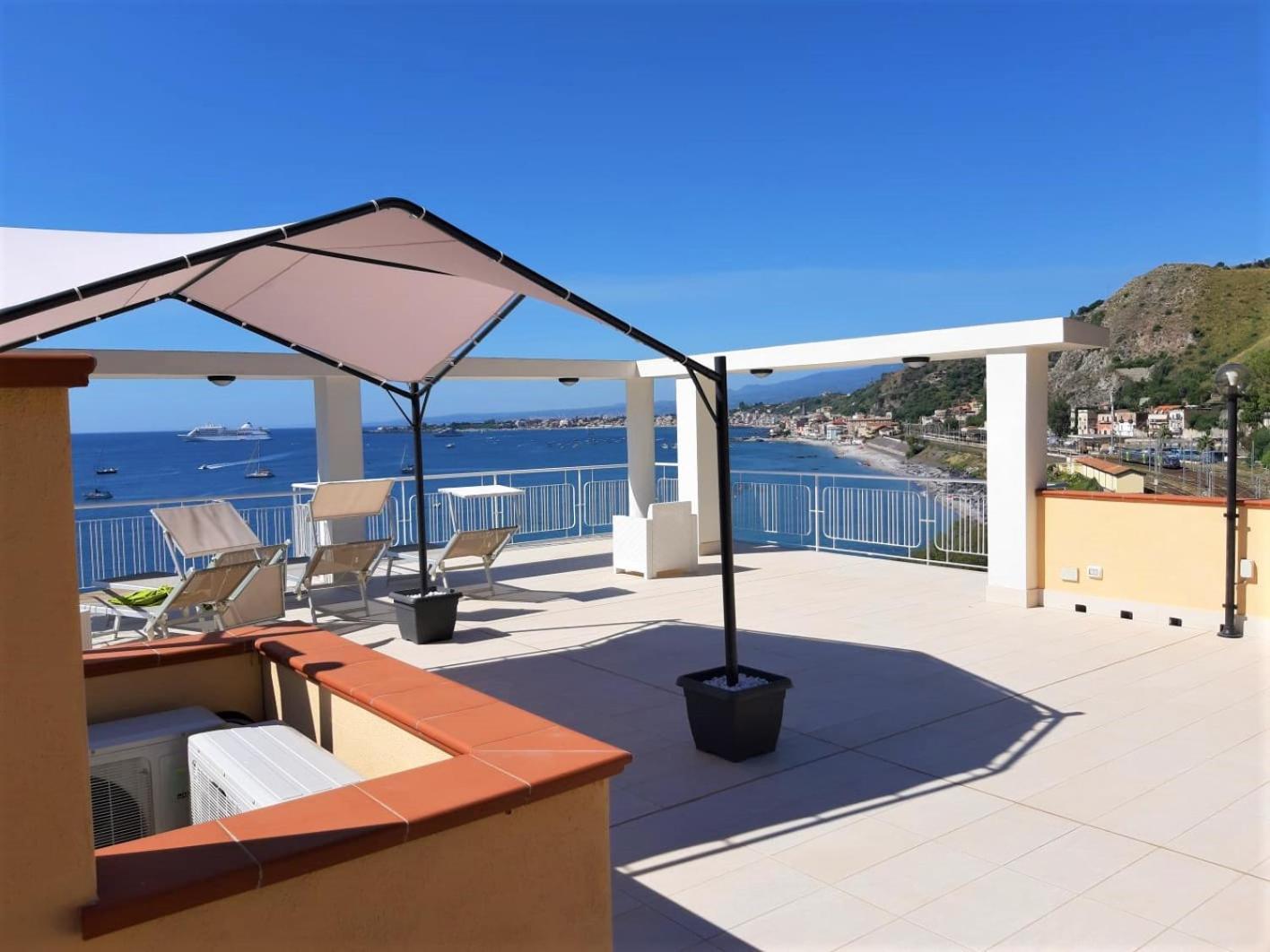 Baia dei Delfini Apartment Taormina Exterior foto